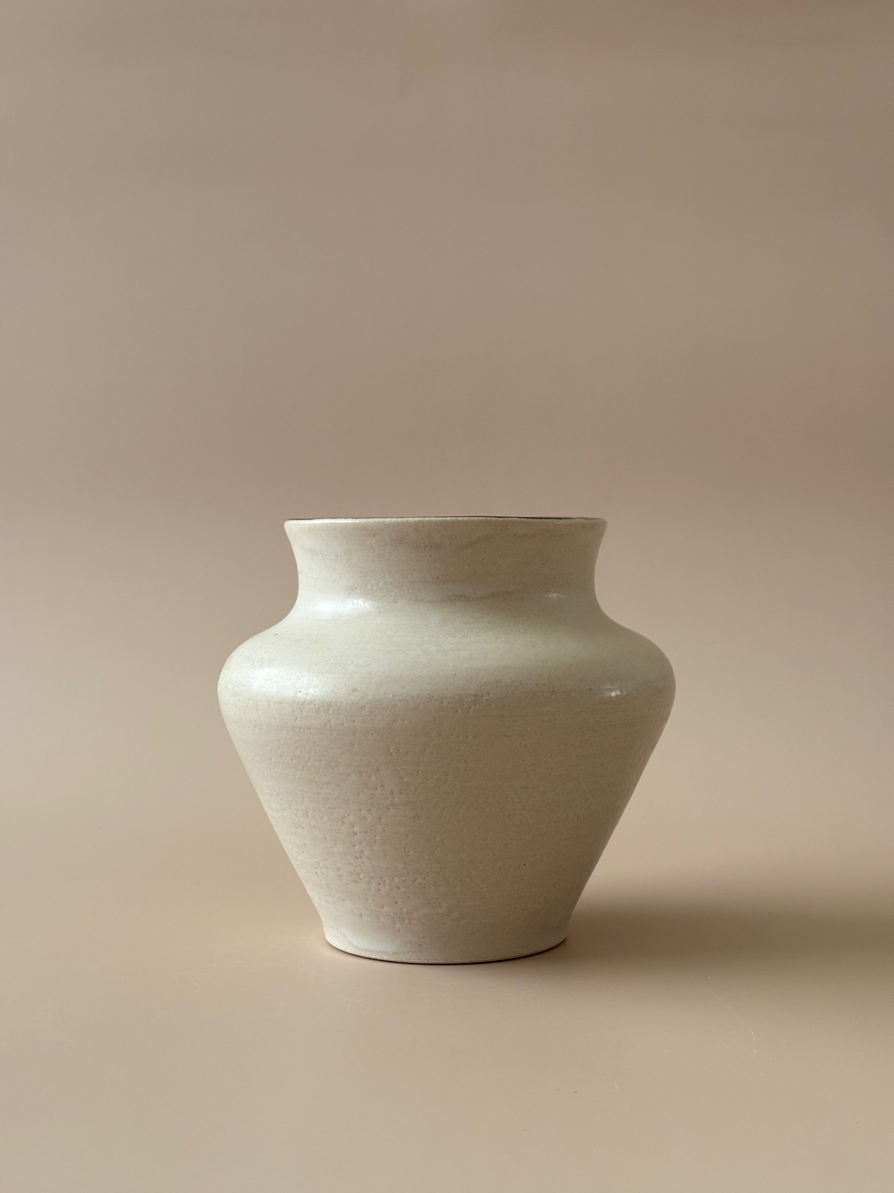 Urn Vase in Opening Up