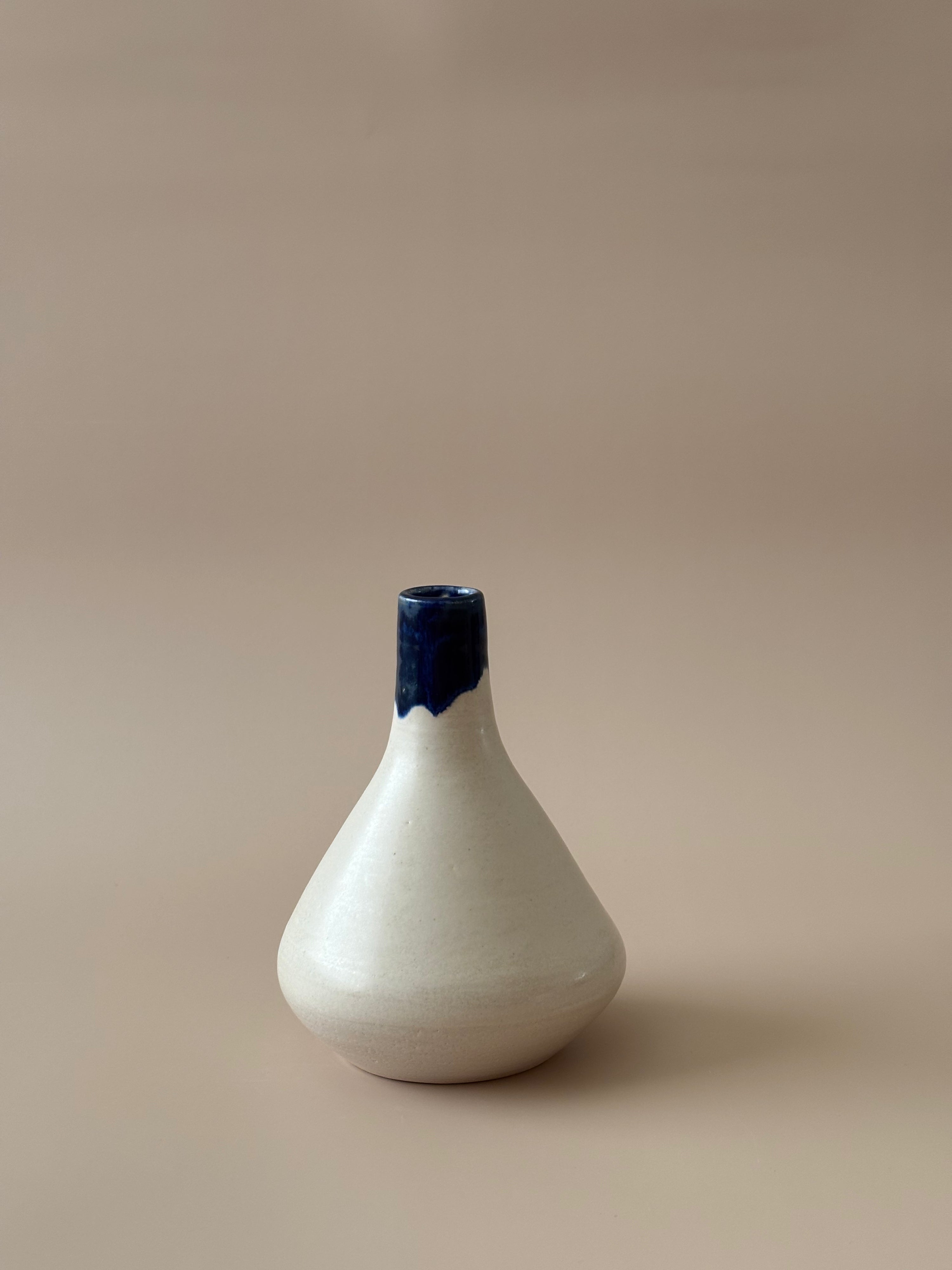 Bottle Vase in Overflowed Feelings