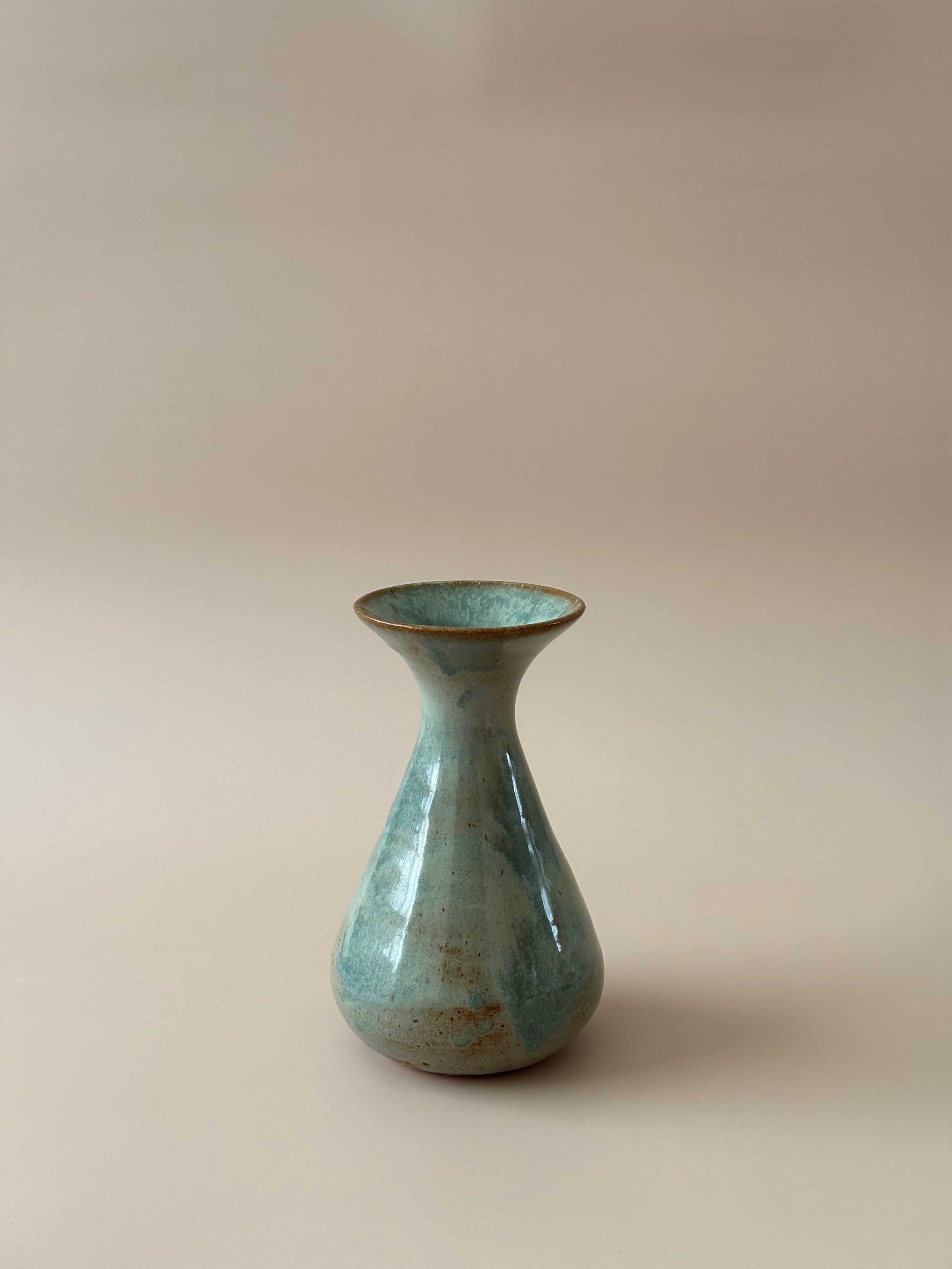 Hourglass Vase in Time at Sea