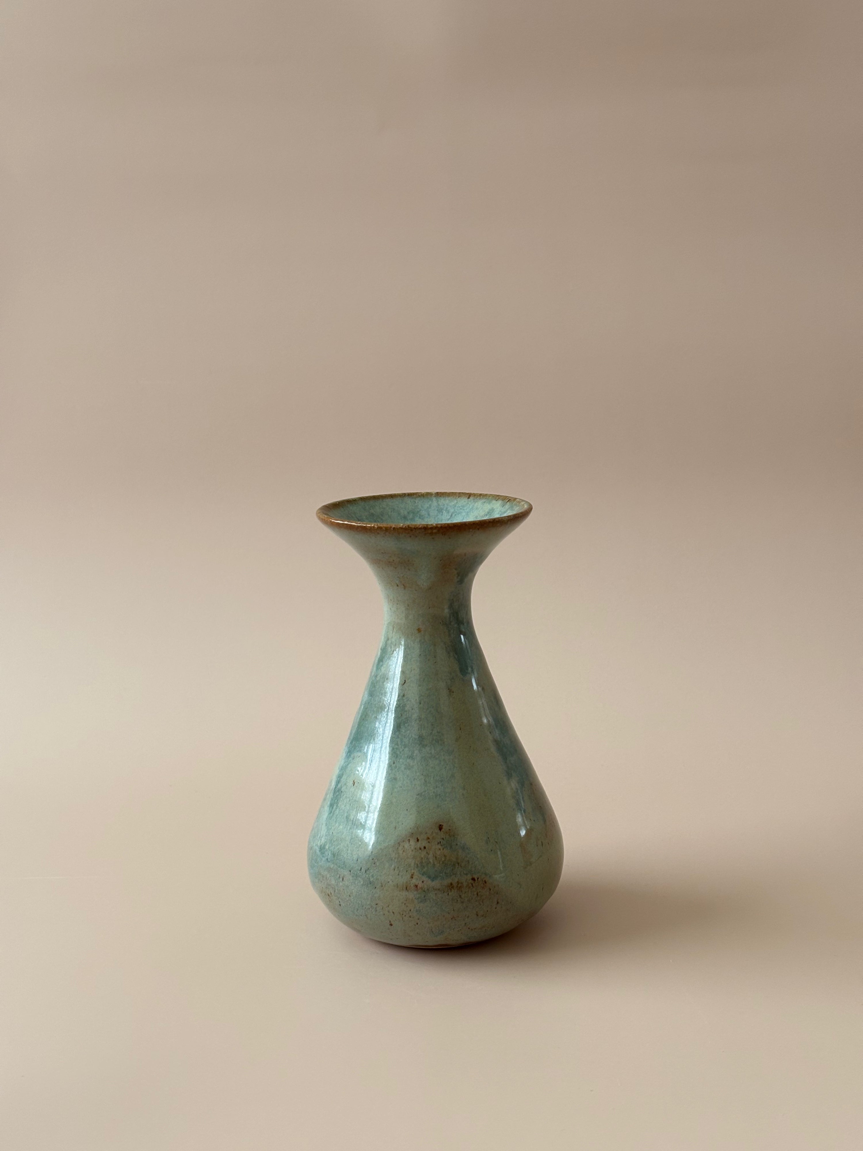 Hourglass Vase in Time at Sea