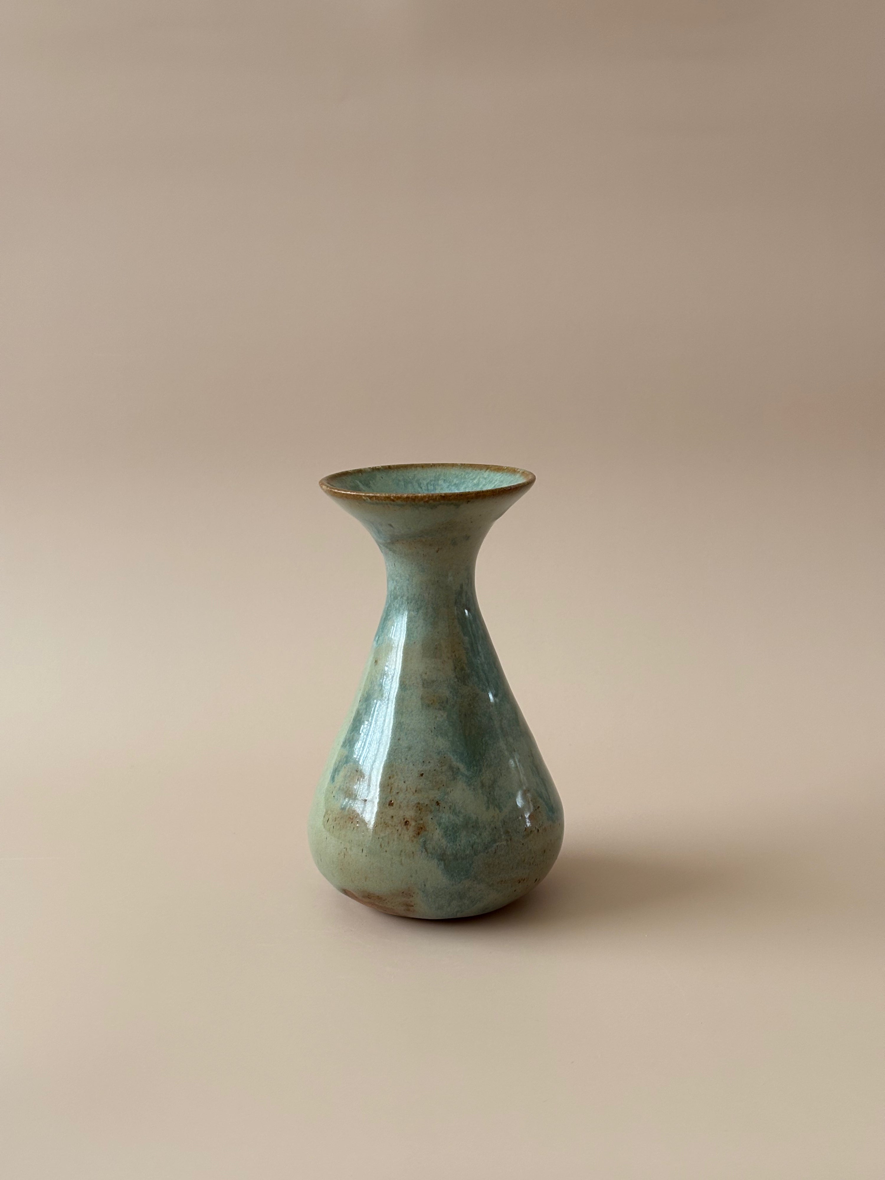 Hourglass Vase in Time at Sea